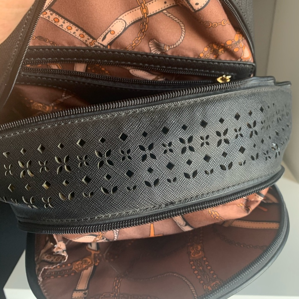 Backpack - Picture 3 of 3